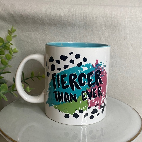 Disney Villains Cruella "Fiercer Than Ever" 20oz ceramic mug. - Picture 2 of 3